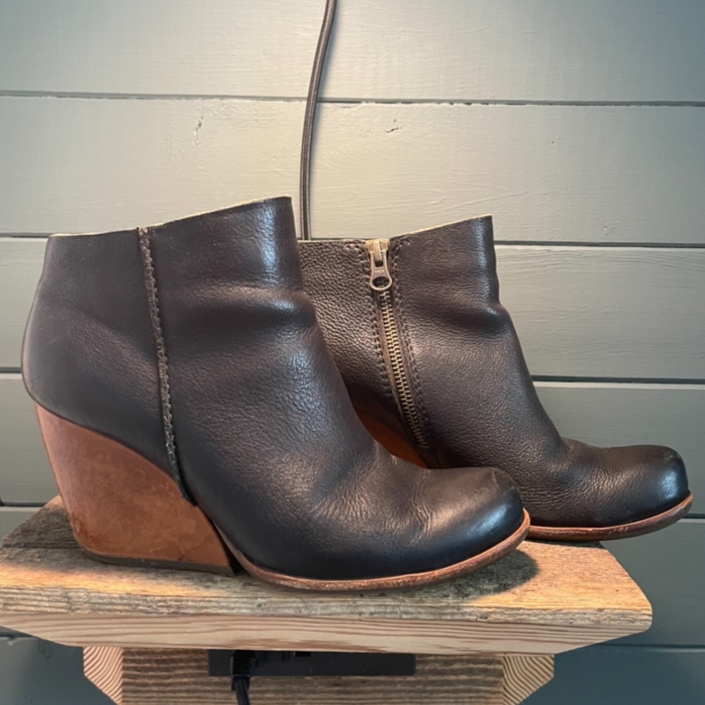 Kork-ease Wedge Black Leather Booties